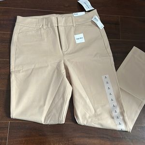 NWT!!! Old Navy Pixie Pants! Size 8!!